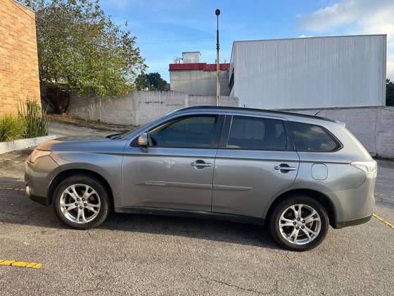 MITSUBISHI OUTLANDER 2.0 16V GASOLINA 4P AUTOMÁTICO MITSUBISHI OUTLANDER 2.0 16V GASOLINA 4P AUTOMÁTICO
